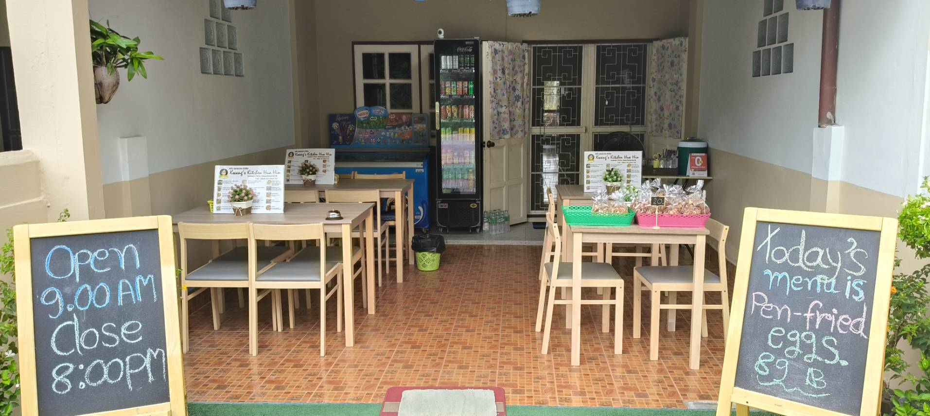 Kwang Kitchen Hua Hin outdoor seating